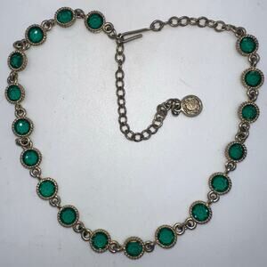 Vintage gold tone bezel-set emerald green glass round rhinestones necklace
